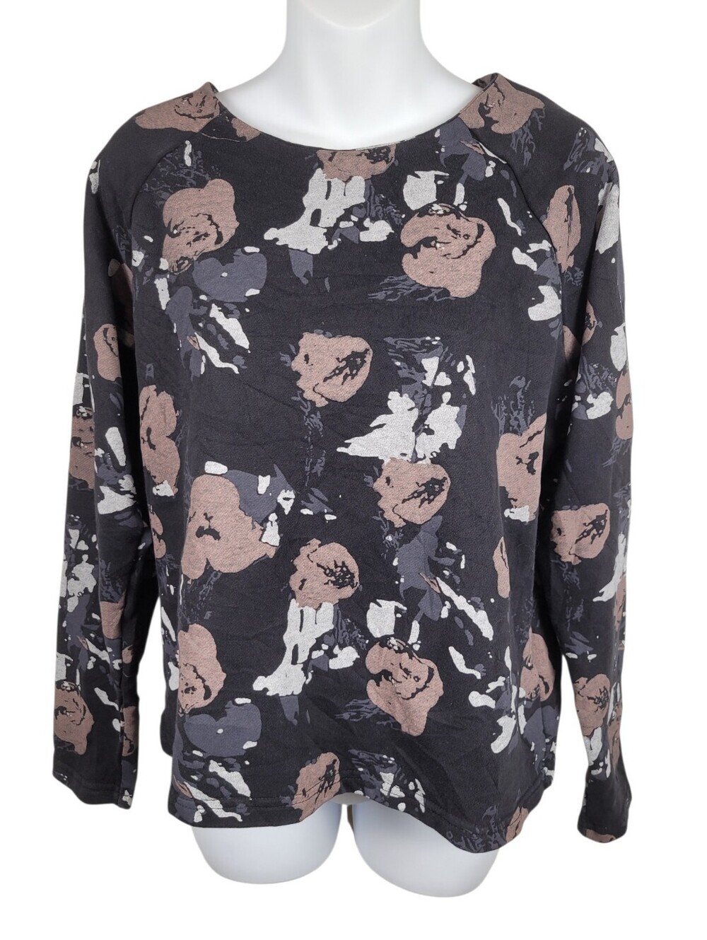 2/$20 Y2K Black & White Floral Pattern Top Blouse Size: Large